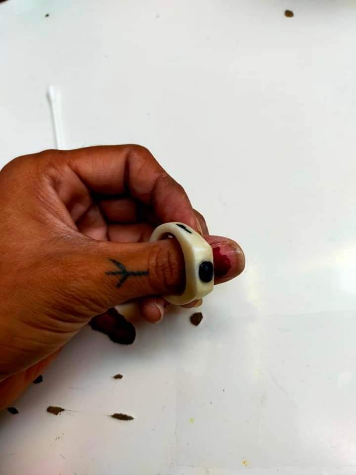 ShaMan_the_wolf's tweet photo. Bagues en os de boeuf et obsidienne noire
#shaman #os #bone #bones #bijouxenos #bijoux #obsidiennenoire #obsidienne #artwork #art #artist #artiste #création #bijouxcréation #sculpture #osamoelle https://t.co/uotTCiZLVB