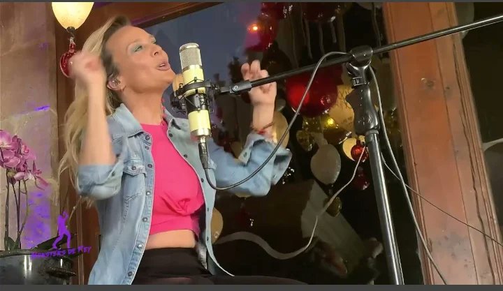 monstersdefey's tweet photo. ⚡@officialfey #ConectayCanta 🤩 https://t.co/FG9aNZl117