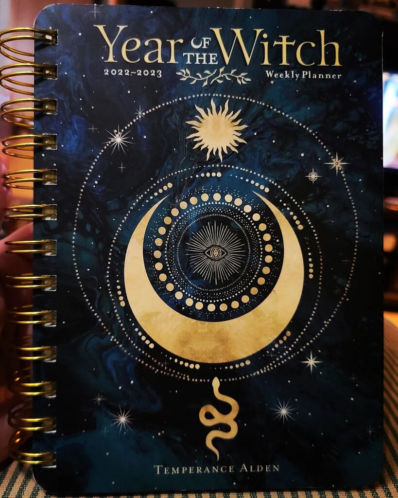 RoxanneRhoads's tweet photo. Absolutely in love with this planner. It starts August 1 and continues to the end of 2023. Features full monthly calendars plus daily areas to write appointments and notes and it's filled with witchy goodness.
#yearofthewitch #witchlife #witchplanner #… https://t.co/XNNQpzX9ge https://t.co/D7gRmxEFAz