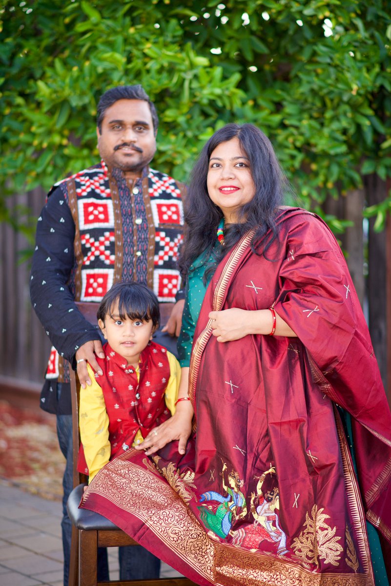 PadmajaDash_PD's tweet photo. We are Odia, We Speak Odia, We Wear Odisha Handloom
#FamilyTime #Celebratetogether #OdishaHandloom #Sambalpuri #pasapalli #Pattachitra #OdiaFamily #OdiasInUS https://t.co/MYtkTG8A8o