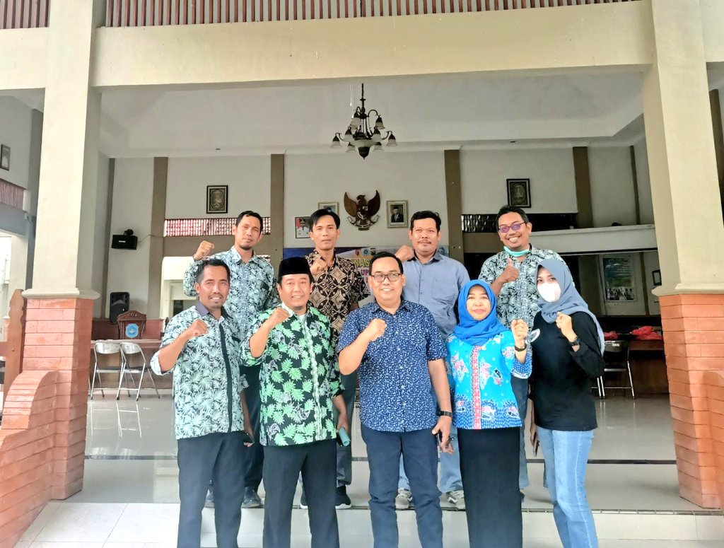 Iskandar__NH's tweet photo. Koordinasi dgn TPP #kembangbahu dan Pak Camat dan Bu sekcam.
Peta jalan SDGs Desa membumikan SDGs Desa.
#oneleftbehind ONE LEFT BEHIND https://t.co/91z0ymA1Oy