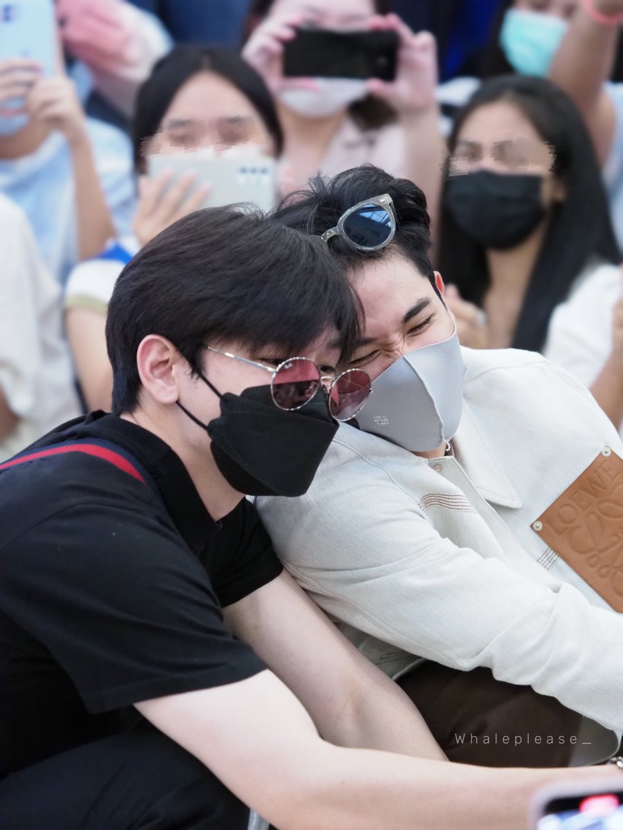 ฉันชอบทุกรูปที่เราถ่ายด้วยกัน
#TayNewManilaFanmeet
#Tawan_V #Newwiee #เตนิว