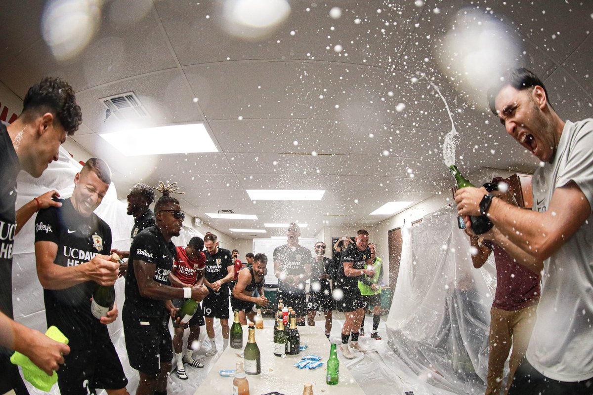 SacRepublicFC's tweet photo. Current Sac forecast: lots of (champagne) showers 🍾

#LFG https://t.co/KYrvjthf8Z