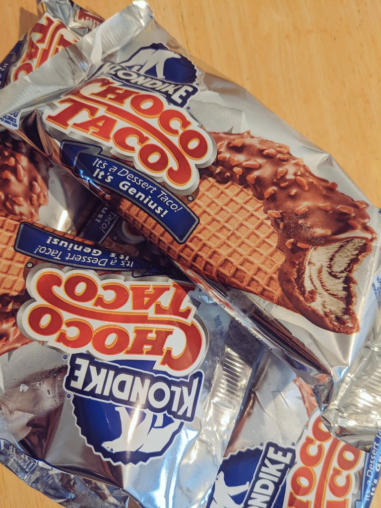 TheCordonBlues's tweet photo. I BOUGHT SO MANY OF THESE HAHA JOKE'S ON YOU BECAUSE IN 10 YEARS, I'M GONNA MAKE $50,000 (pre-tax) OFF OF THESE BADDIES!! I CAN FINALLY QUIT COMEDY! #savings #entrepreneur #ChocoTaco #BlessAnd https://t.co/nwDEdkvZK5