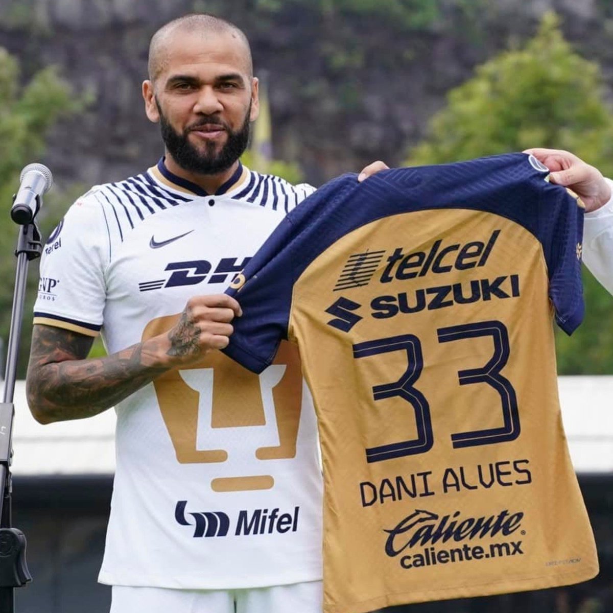 ¿Primer partido oficial de Dani Alves con Pumas UNAM? ¡Primera asistencia de la leyenda brasileña en la Liga MX! 

Solo necesitó 90 minutos para ponerse su primer pase decisivo. 

#Brasil #DaniAlves #LigaMX #México #Leyenda #Mazatlán #SomosInvictos

📷 <a href="/PumasMX/">PUMAS</a>