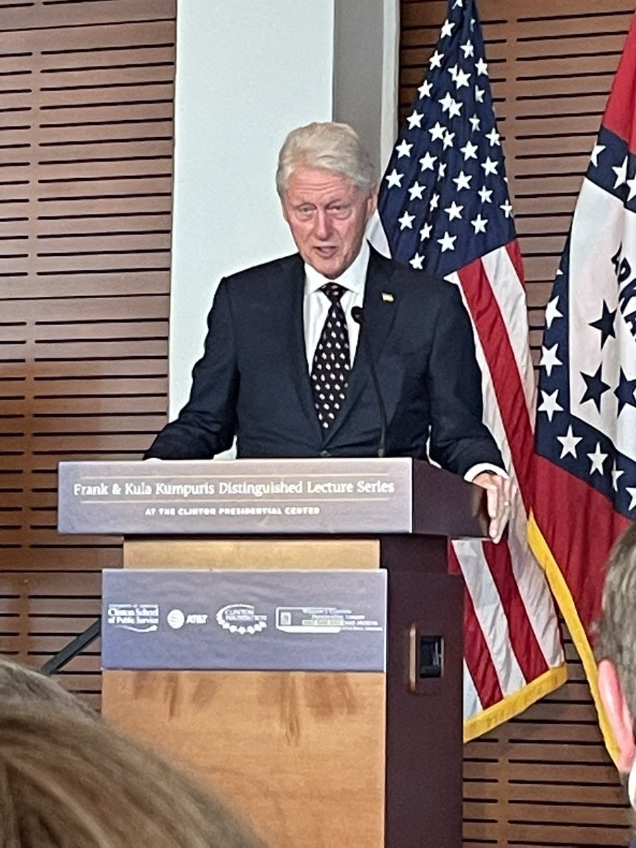 Inspired, challenged, riveted as <a href="/Isabelwilkerson/">Isabel Wilkerson</a> spoke about “Caste: The Origins of our Discontents”—and always a good day when President Clinton is home! @grace_gephardt