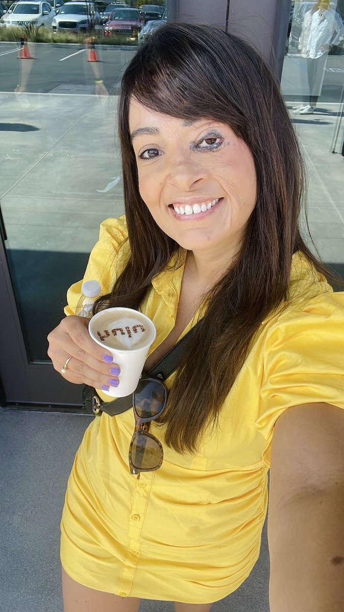 On brand for today’s event #Hulu #Lakers #LakersLegacy #InfluencerMarketing 🏀 💜💛
