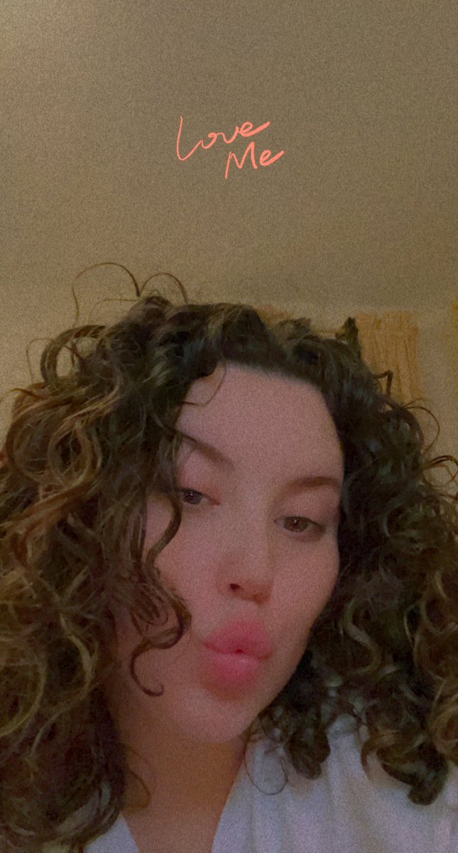 loveelyangieee's tweet photo. Curls?……… spectacular ✨🫶#curlyhair https://t.co/pxpqH9Uxgm