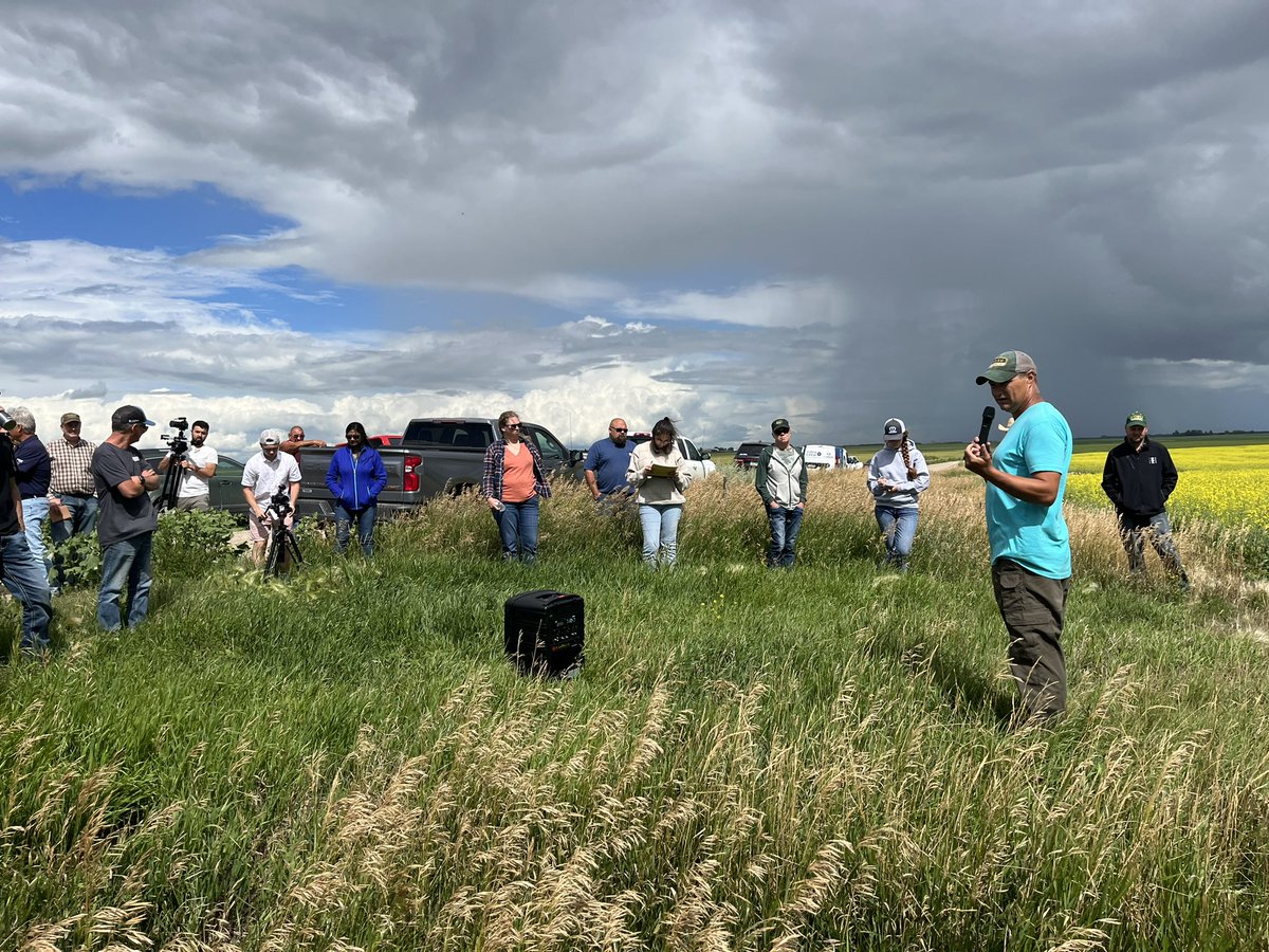 Hatton to Bisbee and back to Leonard put a few miles on today 2 farm tours and some great conversations. @VerdiPlus @growerofstuff @ndrockfarmer @walberg_chris @Ndfarmgirl1 @jdfarmernd @agronomizeNDSU