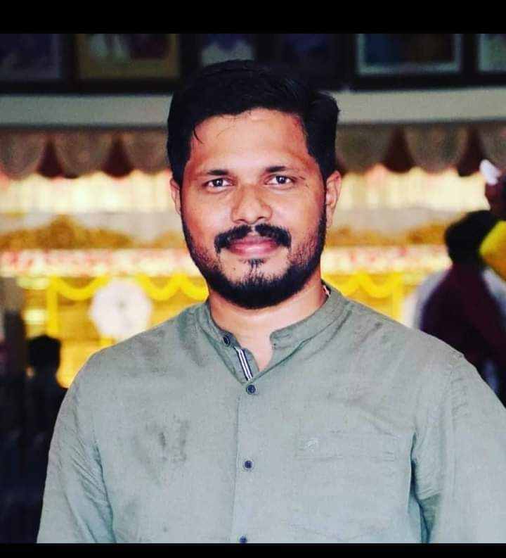 puneetcs07's tweet photo. ಯಾವ ಕಾರ್ಯಕರ್ತರ ಬಲದ ಮೆಲೆ ಅಧಿಕಾರಕ್ಕೆ ಬಂದು ಯಾವ ಧರ್ಮದ ಹೆಸರು ಬಳಸಿ ಗದ್ದುಗೆ ಏರಿದ @BJPKarnataka ದ ಮಹಾನ್ ನಾಯಕರೆ ,ಕೇಂದ್ರದಲ್ಲಿ ನಿಮ್ಮ ಸರ್ಕಾರ ರಾಜ್ಯದಲ್ಲಿ ನಿಮ್ಮ ಸರ್ಕಾರವಿದ್ದರು ಹಿಂದೂಗಳ ಮಾರನಹೋಮವಾಗುತ್ತಿದ್ದರು ಸುಮ್ಮನಿರುವುದು ಖಂಡನೀಯ. #ಧರ್ಮವೀರ🚩  @CMofKarnataka  @BSBommai @nalinkateel @BSYBJP https://t.co/hn6G5HAOWT