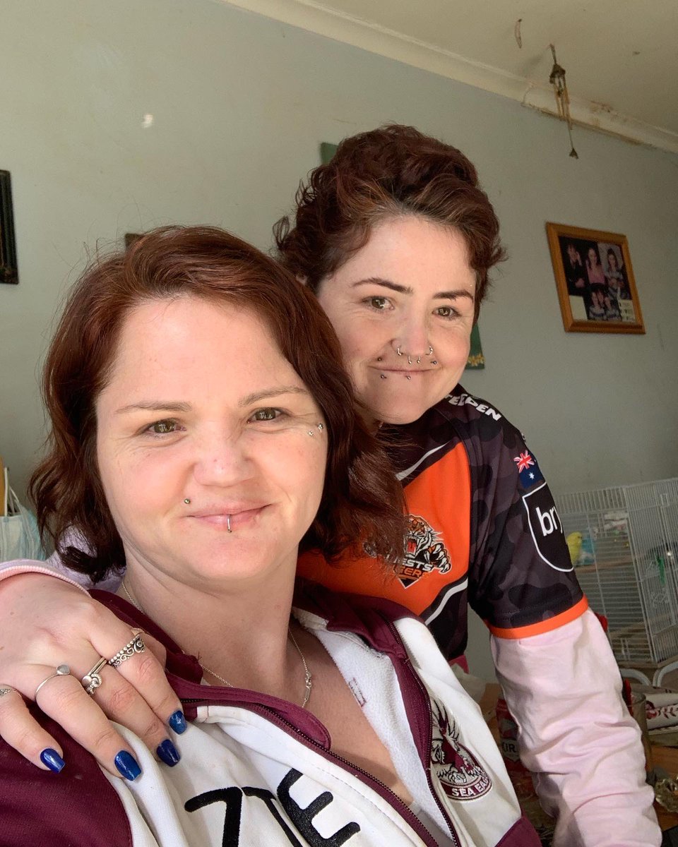 e_gsquard's tweet photo. Sisters 👯‍♀️ 2 different Nrl Teams🐯 @WestsTigers @SeaEagles https://t.co/DTC9LLP73D