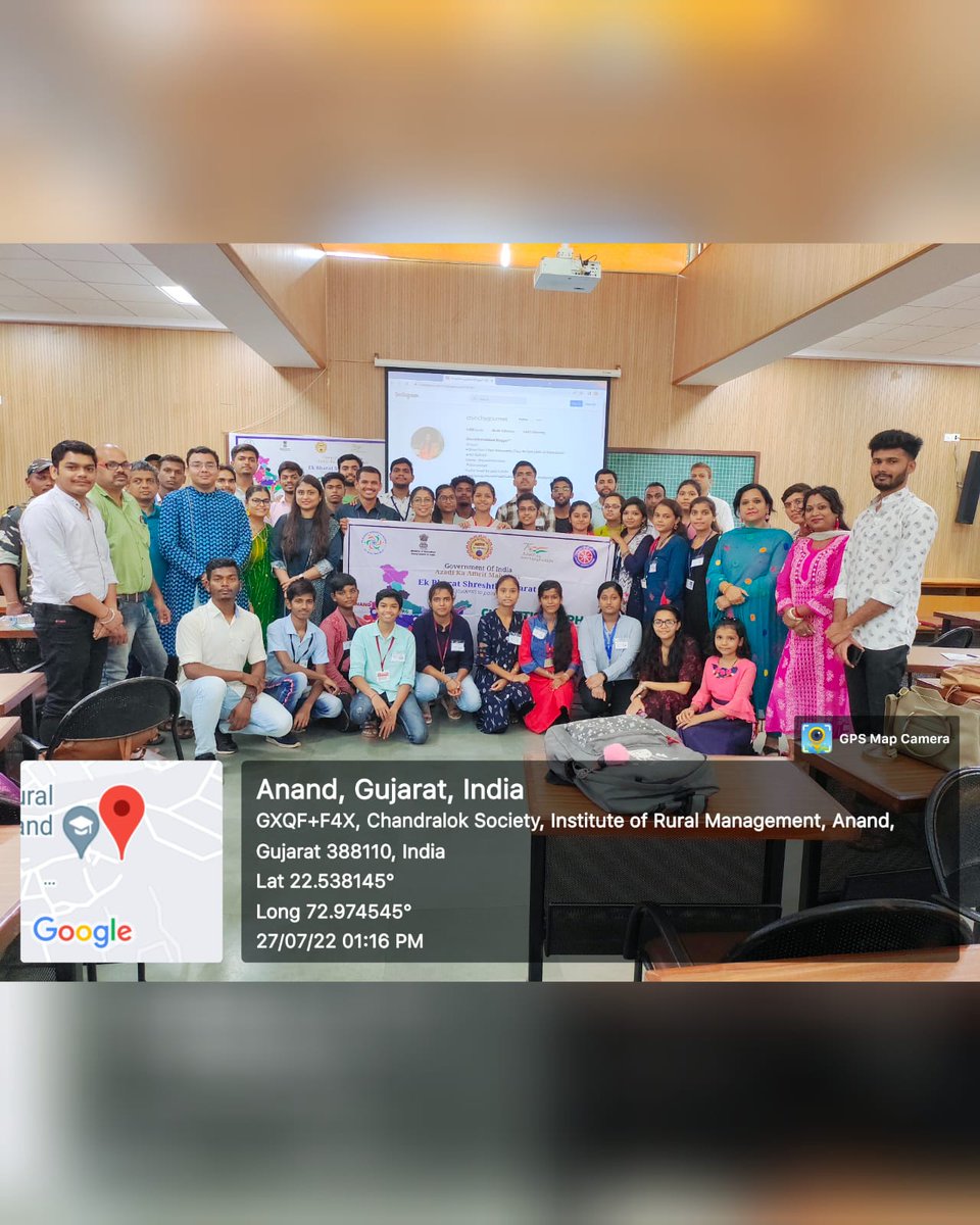 BitdNss's tweet photo. Day 3 of #AICTE 's #EBSB cultural exchange program

Students had an interactive session with Mr. Dadhichi Thaker
He taught us about the rich cultural traits and traditions of #Gujarat along with Gujarati literature and poetry https://t.co/VxDW7LG6Bk