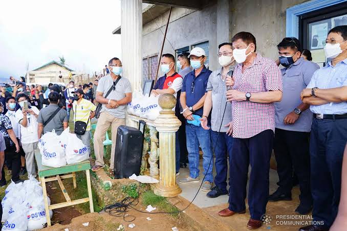 AlfredoGenom's tweet photo. For the past six years, the Philippines has successfully shown that it does not need to beg for foreign aid after every major calamity. Our government has shown that it can effectively and efficiently help our own. 

We can stand on our own. 🇵🇭 https://t.co/jEK1lDKWKd
