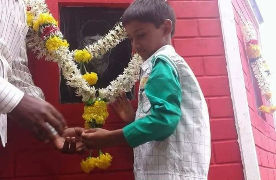 Y_VIKRAMKMM's tweet photo. జోహార్ ముదిగొండ అమరవీరులకు...
నేటికీ 15 ఏండ్లు.....
💪💪💪
జానెడు జాగా కోసం ఆనాడు ఖమ్మం జిల్లా ముదిగొండలో రోడ్ ఎక్కిన నిరుపేదలపై జరిగిన పోలీసులు కాల్పుల్లో ఏడుగురు మృతి...
#YVikram https://t.co/3TXNiOZ9Vn