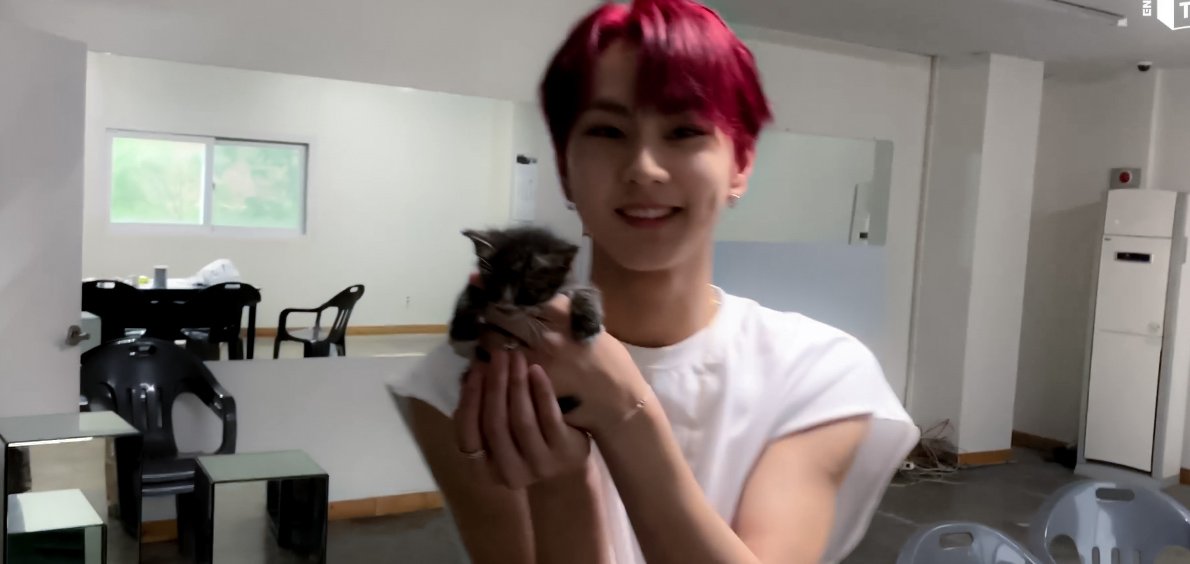 jungwon feed (@0209feed) on Twitter photo 