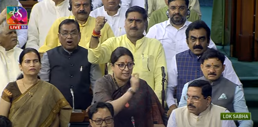 timesofindia's tweet photo. Sonia Gandhi, you sanctioned the humiliation of #DroupadiMurmu. Sonia ji sanctioned humiliation of a woman in the highest constitutional post: Union minister Smriti Irani in Lok Sabha

Congress interim pres Sonia Gandhi was present in the House before it adjourned till 12 noon https://t.co/2yCeTJBsbc