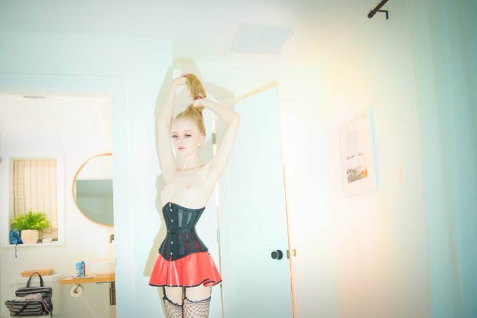 RT if you think I deserve 10k followers https://t.co/DidzSg0WxQ