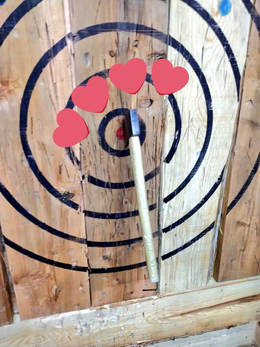 斧いっぱい投げてきたー!!! 