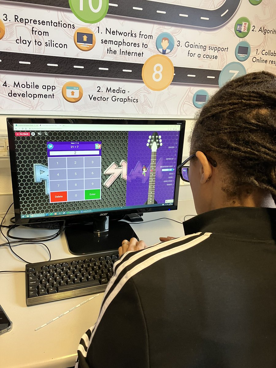 acroydon_teach's tweet photo. A game of the titans as @deegojohnson takes on Owen at Transition summer school #timetablerockstars https://t.co/Vaq1lqXMCM