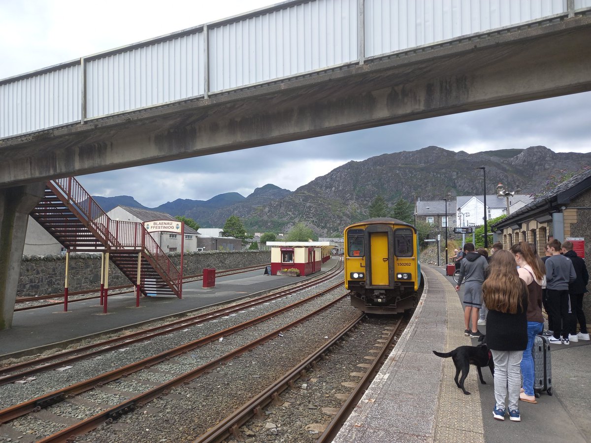 callumLtfc's tweet photo. #ConwyValleyLine 🏴✅ - @tfwrail #TravelByTrain https://t.co/YDmYECfdgu