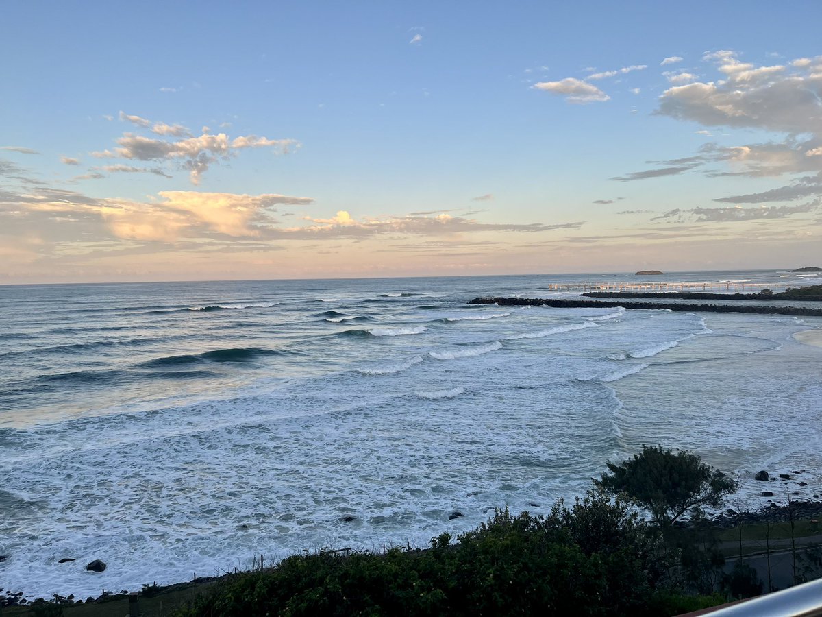 ChannyBH's tweet photo. My first time on the Gold Coast 🤩 https://t.co/M3Z0hGsgtF