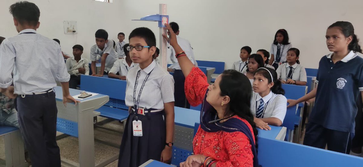 SambitBegray's tweet photo. @HFWOdisha @nhmodisha @GanjamHealth @Ganjam_Admin @ganjam_nvbdcp Integrated Health Camp of students of JNV, Surangi, under #CHCPatrapur today #OdishaCares @Jnv_India https://t.co/rVJsebmQzd