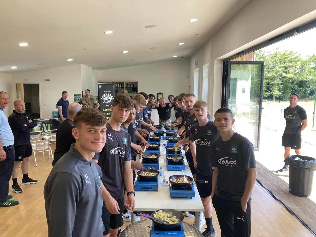 Great couple of weeks working with <a href="/Argyle/">Plymouth Argyle FC</a> under 21 academy and <a href="/ArgyleWFC/">Plymouth Argyle Women FC</a>, giving them an insight to Royal marine life and kit, alongside food and nutrition #greenarmy