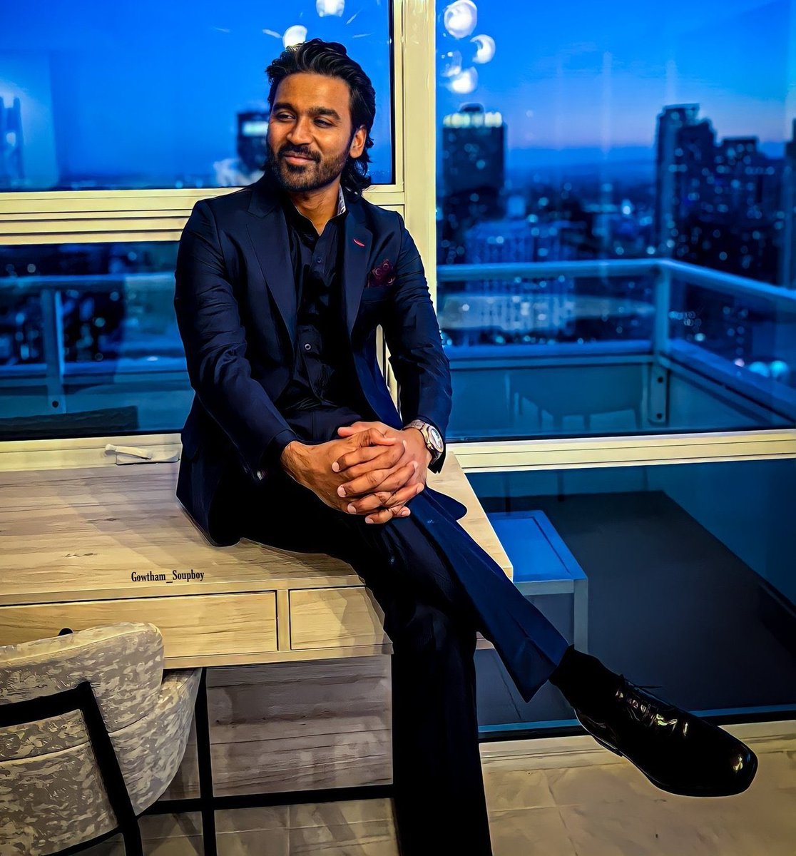 Actor_Amritha's tweet photo. Happy Birthday @dhanushkraja sir 🎉🎂 Bless you to this massy , classy and  the Sexy Tamil Friend that the world has 😎😉
Always proud - Happy Birthday 🎂

#HBDDhanush #HappyBirthdayDhanush https://t.co/lrDXxtNfy3