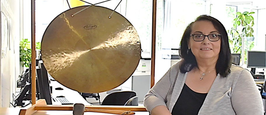 Als Julia zu ingeus kam, hatte sie persönliche Probleme und war gesundheitlich sehr angeschlagen. Durch ihre Teilnahme am Programm „MoDuLa“ hat sie es geschafft, eine Balance zwischen Privatleben und Beruf zu finden.

rfr.bz/t4if40q rfr.bz/t4if40q