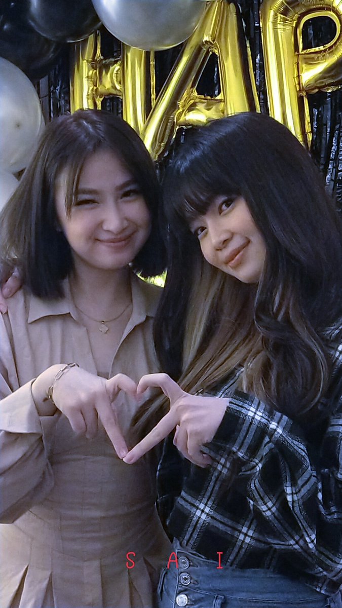 notyouenme's tweet photo. Mahal na mahal ko kayong dalawa @notbiancas @iamyumigarcia 

WE UN17E FOR BIAMI https://t.co/myw9A9jEms