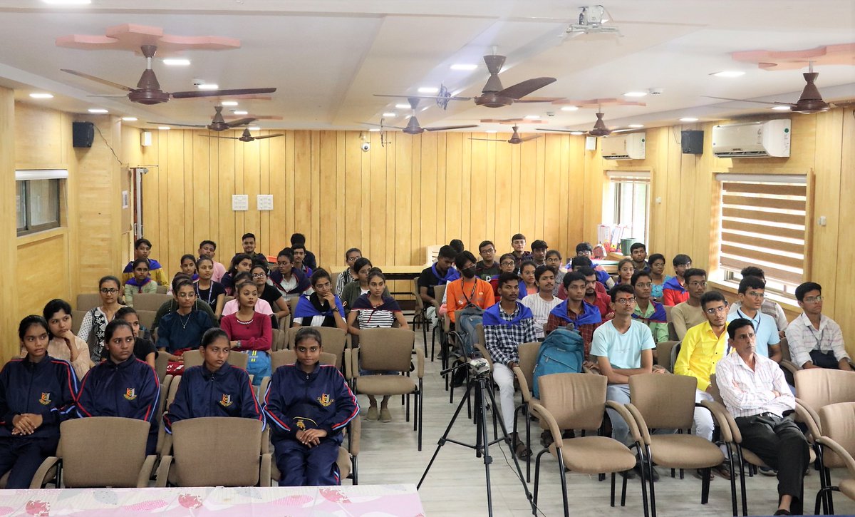 amroli10's tweet photo. Date :- 28/07/2022,Thursday ; “Inter College Story Writing Competition”.
.
.
.
.
.
#amrolicollege #Bestcollege #Topcollege #JZShah #HPDesai #StoryWriting #StoryWritinglover #StoryWritingCompetition #InterCollegeStoryWritingCompetition https://t.co/Ofw7TE4RGW