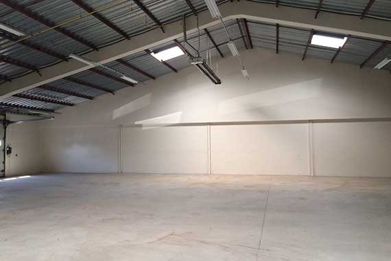 Hello ! On recherche un hangar ou entrepôt de +300m² à louer pour 2 mois sur Paris et région parisienne. Si vous avez une piste, n’hésitez pas à nous contacter en MP !🙏