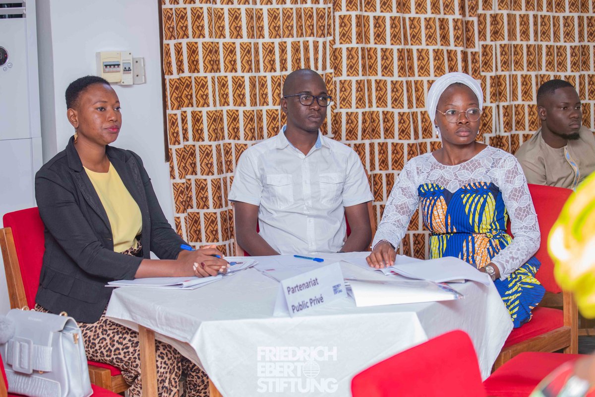 Dans cette aventure pour comprendre le fonctionnement de l’économie béninoise, le Ministère de l’Économie et des Finances a dépêché ses experts pour la FES-bénin. Ils ont entretenu les JLB 2022 sur la « Transformation structurelle de l’Économie béninoise : où en sommes-nous ? »