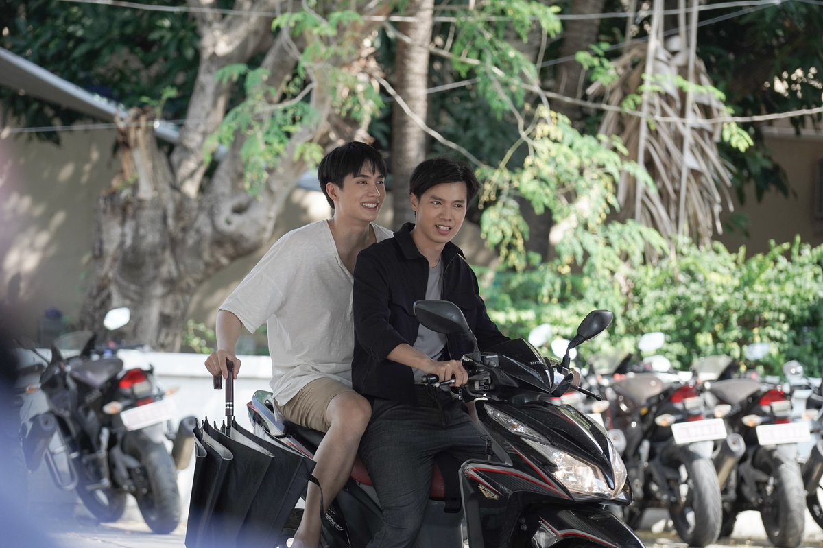 yellomood's tweet photo. อยากดูเบื้องหลังคุณหมีอะ 
ต้องซนต้องสนุกกันมากแน่ๆ https://t.co/N0NrYSmYkm