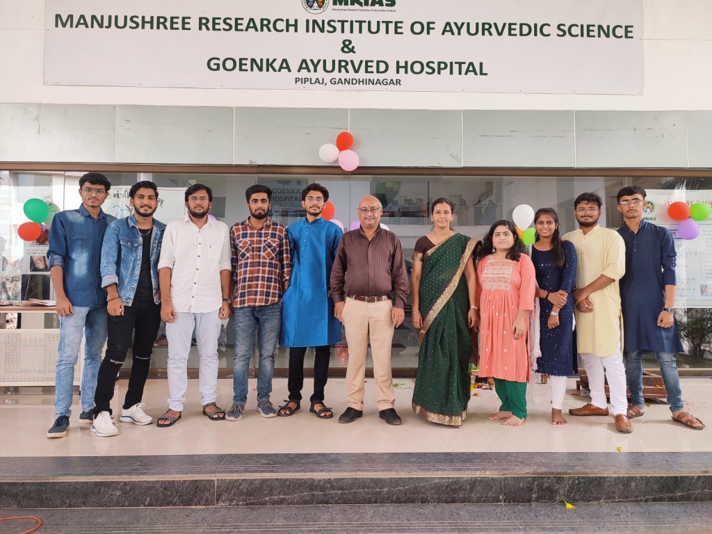 mriasofficial's tweet photo. On the occasion of Guru purnima we had arranged different activities and fun games for the day.

Students and teachers have participated enthusiastically. There was a felicitation of our students who excelled in last year university exams. 

#MRIAS https://t.co/91bNyRQiLx