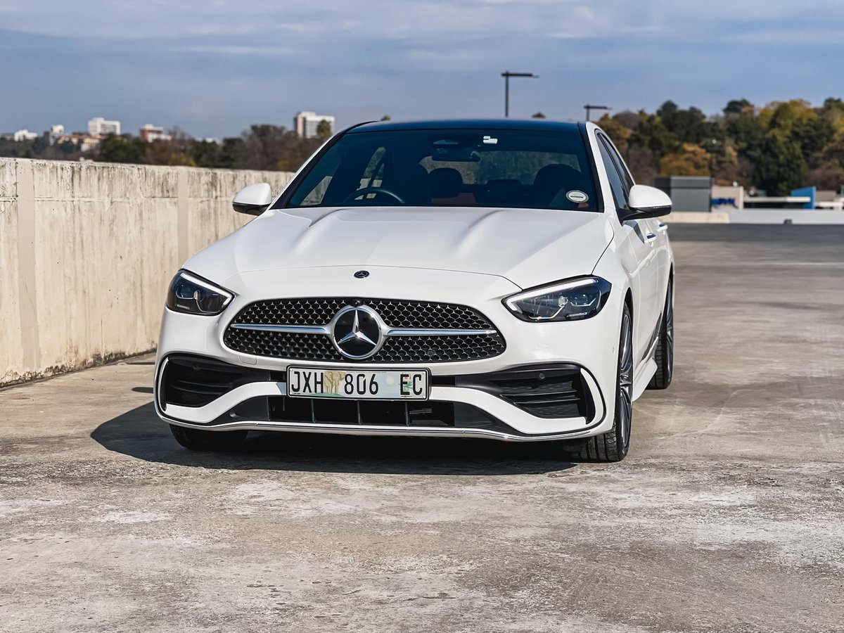 khuleonwheels's tweet photo. In a world where sedans are quickly losing ground to SUVs, it is good to catch up with one of the icons of the luxury sedan segment, specifically in the from of the new Mercedes-Benz C200 AMG Line. The exterior styling of…
#TheNewCClass #OutofAfricaForTheWorld https://t.co/OUOROL61yB