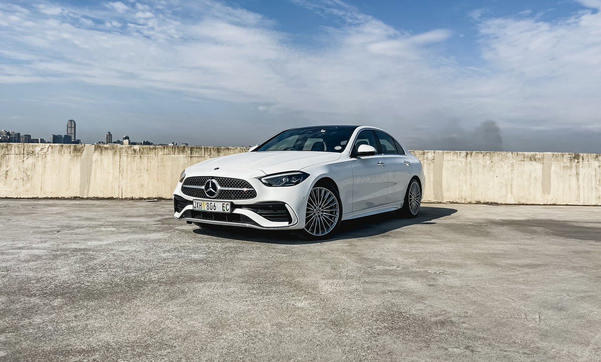 khuleonwheels's tweet photo. In a world where sedans are quickly losing ground to SUVs, it is good to catch up with one of the icons of the luxury sedan segment, specifically in the from of the new Mercedes-Benz C200 AMG Line. The exterior styling of…
#TheNewCClass #OutofAfricaForTheWorld https://t.co/OUOROL61yB