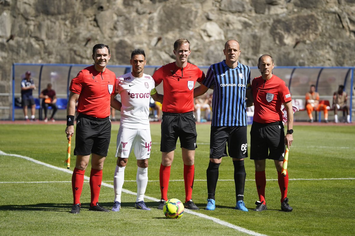 ildelima6's tweet photo. Quan jugues a ser Andorra s’obtenen resultats de prestigi a Europa, toca continuar aprenent dels errors 🔴 pq mai és tard 🇦🇩⚽️🔝 Mult noroc CFR Cluj 🇷🇴🏆#seguim #conferenceleague #inter #cluj #romania #footballiseasy #redcard #norwegianholidays #estadicomunal #ABC https://t.co/GQEzRWzDX1