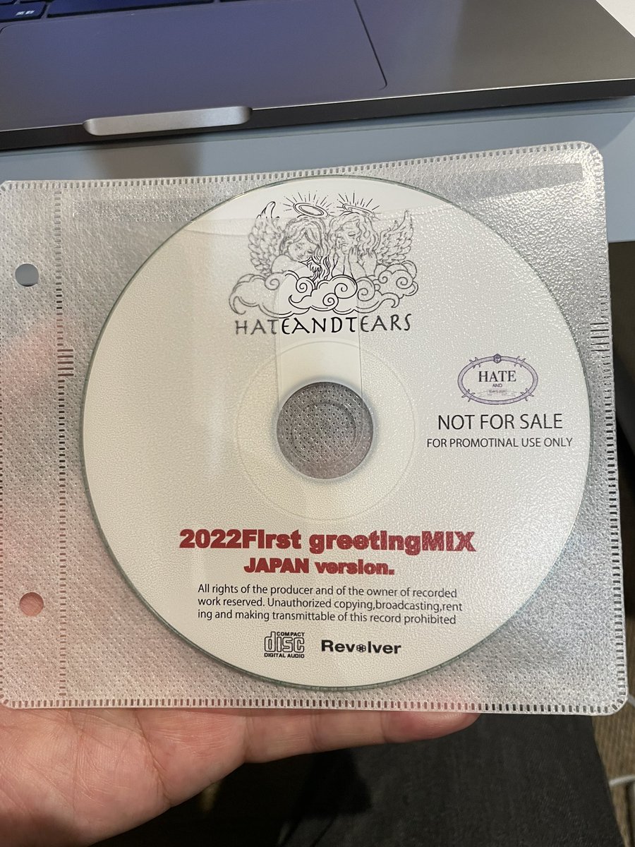 hilltop_sin's tweet photo. 週末の大阪に向けてスタンバイ!
心を込めて、1枚1枚、メンバーと一緒にCD作ってます!手作り😅
1人でも多くの人に届くとイイなぁ
#hateandtears1 #HATEandTEARS #HaT https://t.co/PTVV6d7eF7