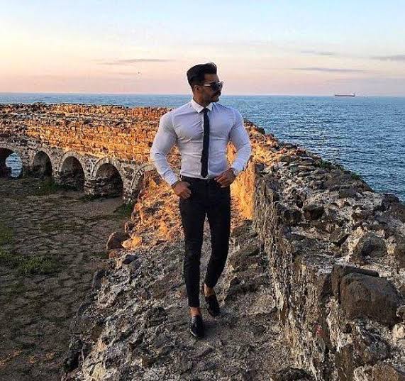 nestor_Patou_yd's tweet photo. Skinny'ni diri tut yiğidim -2- https://t.co/jBSTAvXnWE