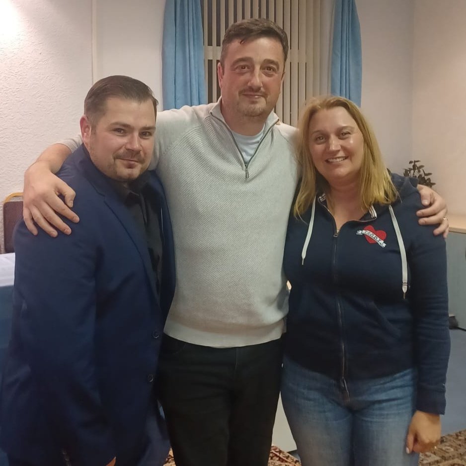 I would like to welcome <a href="/pjmolloy1701/">Paul Molloy</a> to our #HydeWerneth 23' team. Next year, Paul will be standing alongside <a href="/RuthWelsh2/">Ruth Welsh</a> and myself in the all out elections. We will do everything we can to make #HydeWerneth blue 🔵🔵🔵 #3Seats3Votes