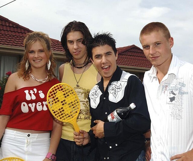 Aussie icon comes to an end tonight! #Neighbours has been such a huge part of my life and has given me life long friends, memories and opportunities! Stingers spent time in jail, had a drinking problem, few GF’s, a wife, a kid to my brothers GF, some crazy family and that wa…