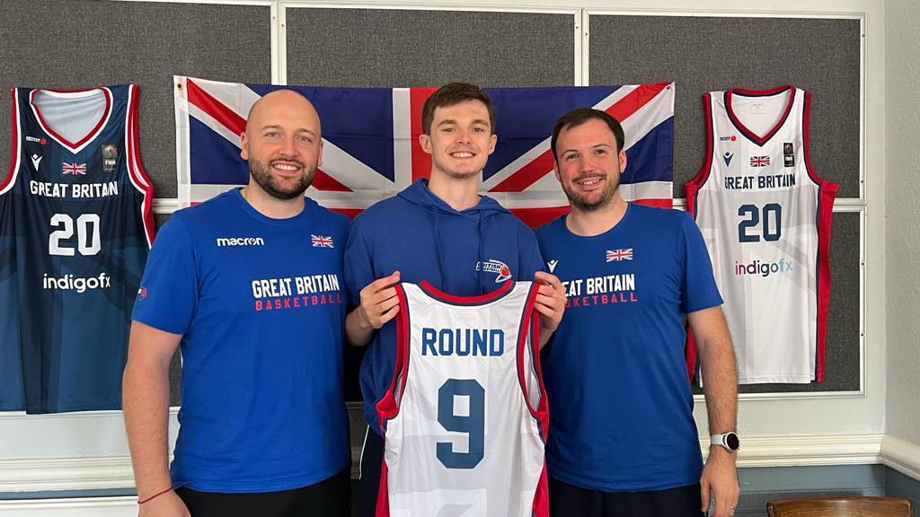 NSBSport's tweet photo. 🏀🏴󠁧󠁢󠁥󠁮󠁧󠁿 Great to see alumni student  @isaac_round being presented with his vest, before leading the team out in the U18 European Championships in 🇹🇷 this weekend. 🏴󠁧󠁢󠁥󠁮󠁧󠁿🏀 https://t.co/EqulckGsg4