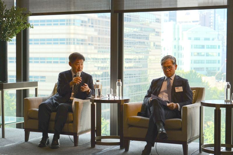 eicn_global's tweet image. Check out the #glimpses from our event in #Seoul that brought together experts to discuss relations between the Republic of #Korea and the People&apos;s Republic of #China, and what their improvement or worsening could meant for businesses.

To know more 👉 econ.st/3oykT7d