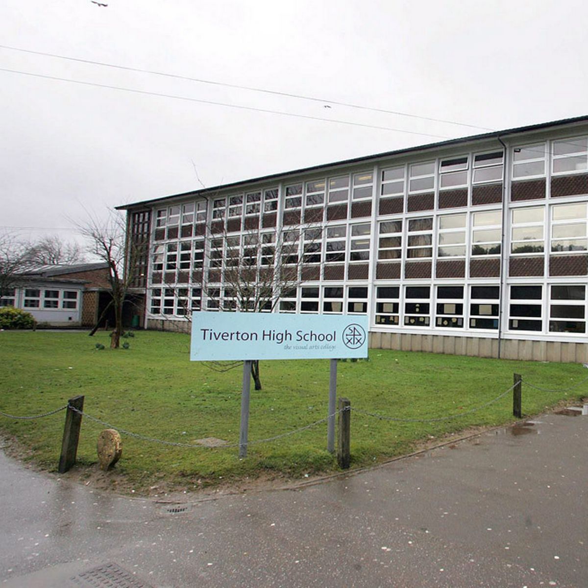 Despite reports in the press stating that the bid to rebuild Tiverton High School was dead, it is alive and progressing towards a decision later in the year. tivertonhonitonconservatives.co.uk/news/tiverton-…