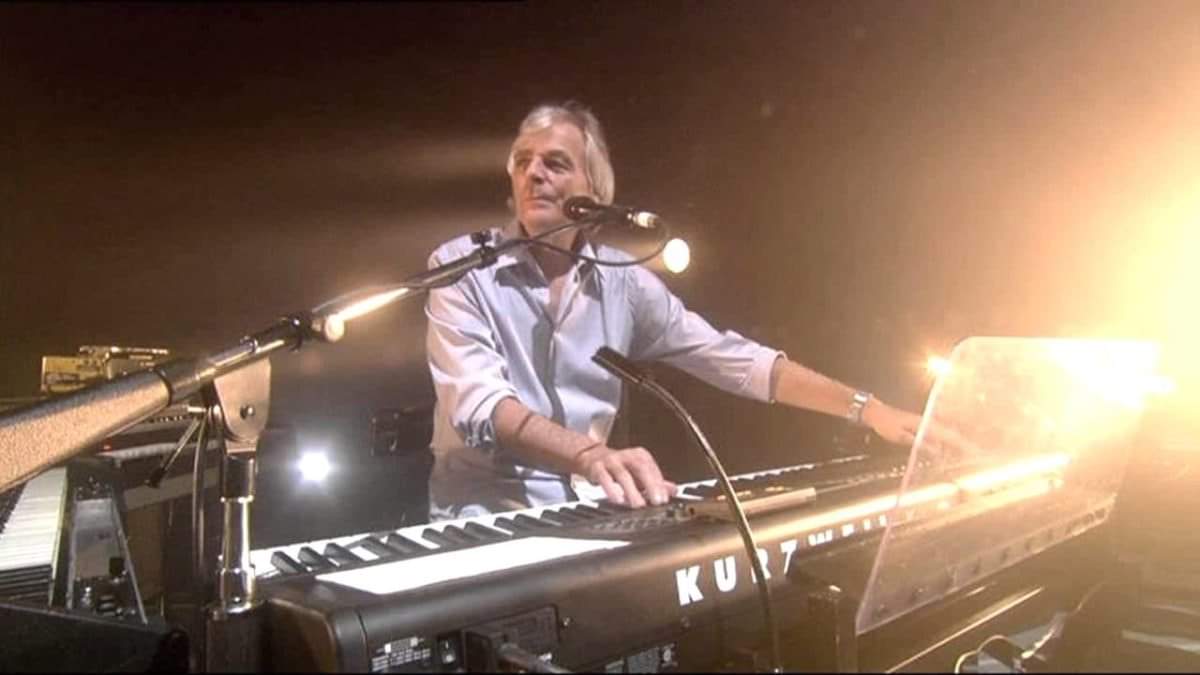 Today we remember Mr. Richard Wright  ( #PinkFloyd 🎹 ), who was born on this day 1943. Rest in Peace my friend and Shine On 💎! You will never be forgotten❣