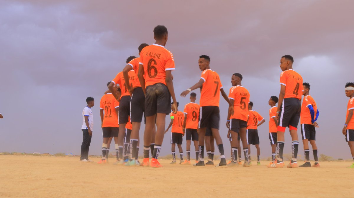 ShaklePwoy's tweet photo. Fc : xalane galkio 
Hormar wanaagsan dhalinteydii https://t.co/l0gO9EwGDt