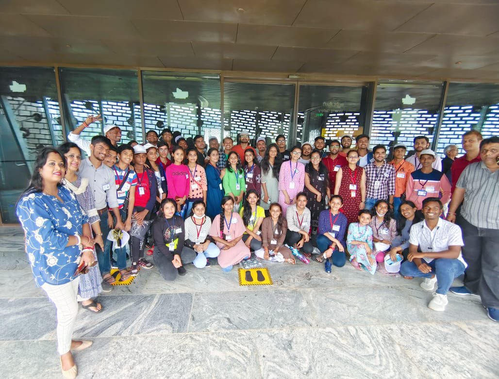 EduMinOfIndia's tweet photo. #AKAM_EBSBStudentTour: Exploring states for ‘unity in diversity’.

The students from Chhattisgarh visited the Statue of Unity during their 5-days trip to Gujarat as part of #StudentExchangeProgramme under #AKAM - @EBSB_Edumin. #AzadiKaAmritMahotsav #EkBharatShreshthaBharat https://t.co/gkHbQhMVrp