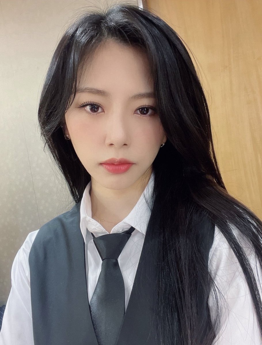 hourly loonacatcher bot - CLOSED tweet media