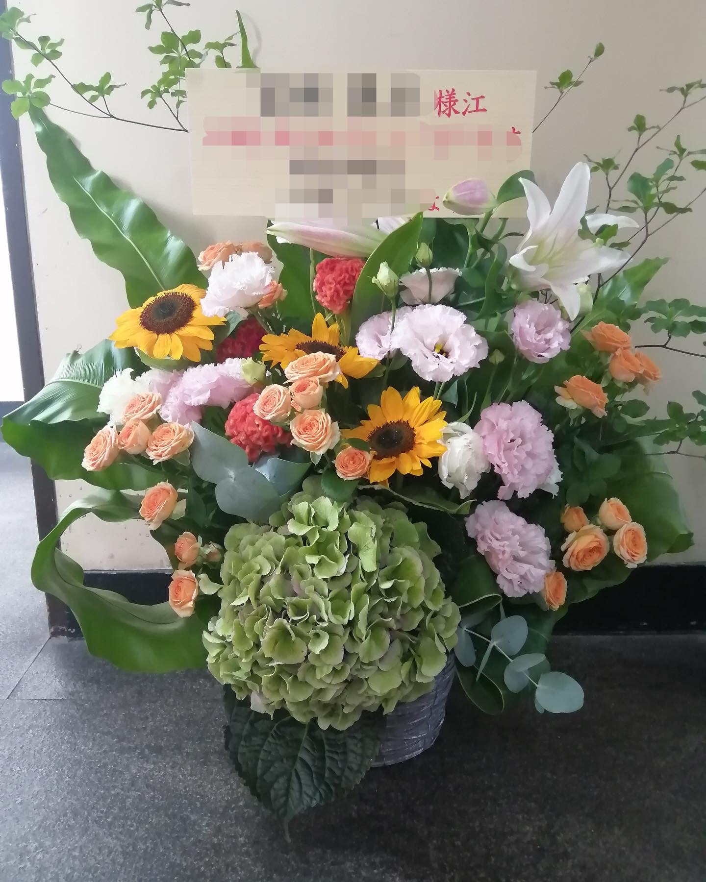 西尾花店 今の季節はやっぱりヒマワリが 人気者 ヒマワリしかかたん です 大阪北区 大阪北新地 大阪花屋 西梅田 西尾花店 トロン Tronc 花屋兼雑貨屋 フラワーアレンジメント 生花アレンジメント 花のある暮らし 花屋さんへ行こう